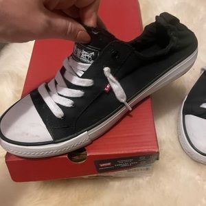 Levis Stan black sneakers
